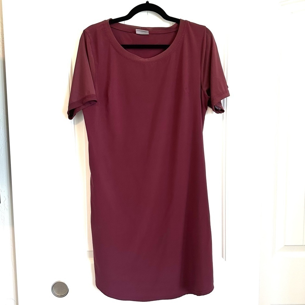 Columbia moisture wicking short sleeve sport dress zip pockets size M